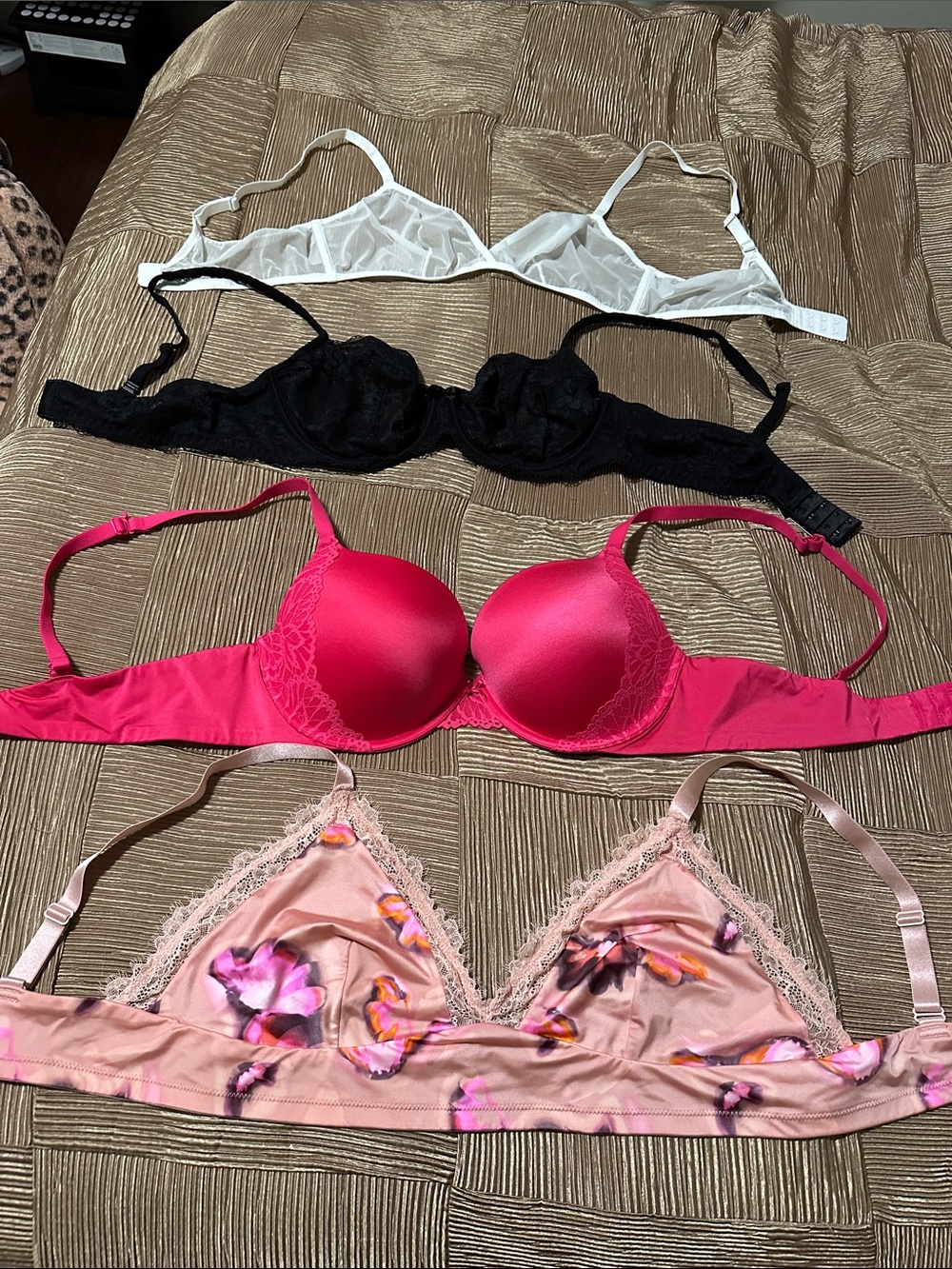 Bra Bundle 38C/XL Auden, SKIMS, Victoriaโs Secret